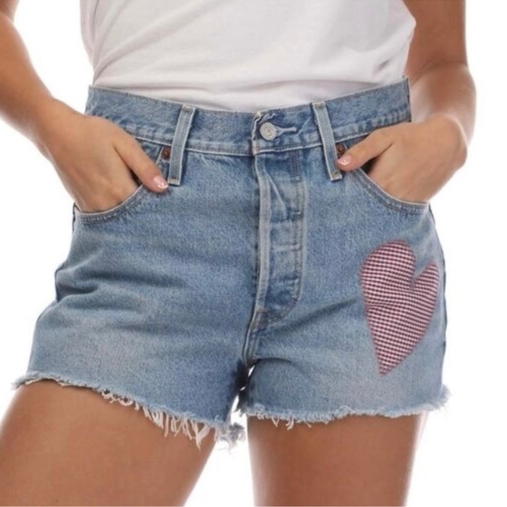 Levi's 501 Shorts 150th Anniversary Edition Gingham Heart Patch Size 30